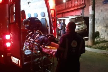 Homem com ciúmes da ex desfere golpes de canivete em outro
