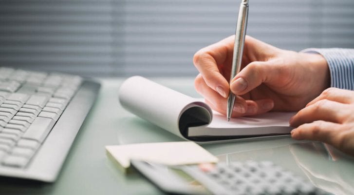 Oportunidade: Belmont contrata auxiliar contábil e lubrificador