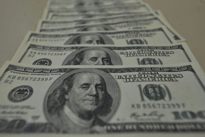 Dólar tem forte alta e fecha no maior valor desde 1º de junho Dólar tem forte alta e fecha no maior valor desde 1º de junho