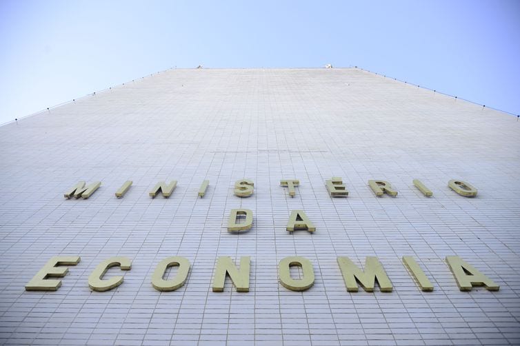 Déficit primário do Governo Central atinge R$ 96,1 bilhões em agosto