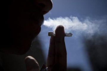Pesquisa mostra que 56% dos fumantes reduziram consumo na quarentena