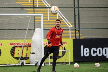 Atlético negocia empréstimo de Michael e abre brecha para chegada de goleiro
