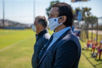 Presidente do Cruzeiro anuncia que clube vai transmitir treino desta sexta-feira na Toca
