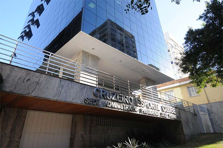 Cruzeiro e Meep agem contra golpistas que criaram campanhas falsas de arrecadação