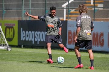 Em apresentação no Atlético, Keno pede duas semanas para entrar em forma e explica apelido