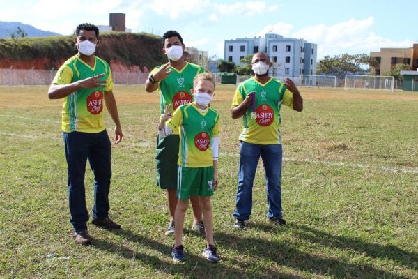 Com 50 anos de história, São Lourenço Esporte Clube recebe campo revitalizado