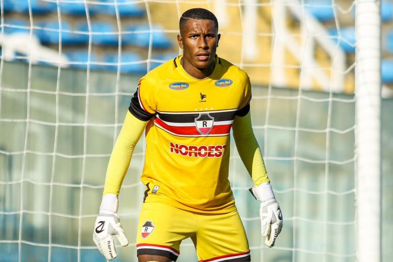 De Itabira ao Piauí: goleiro itabirano ganha espaço no futebol nordestino