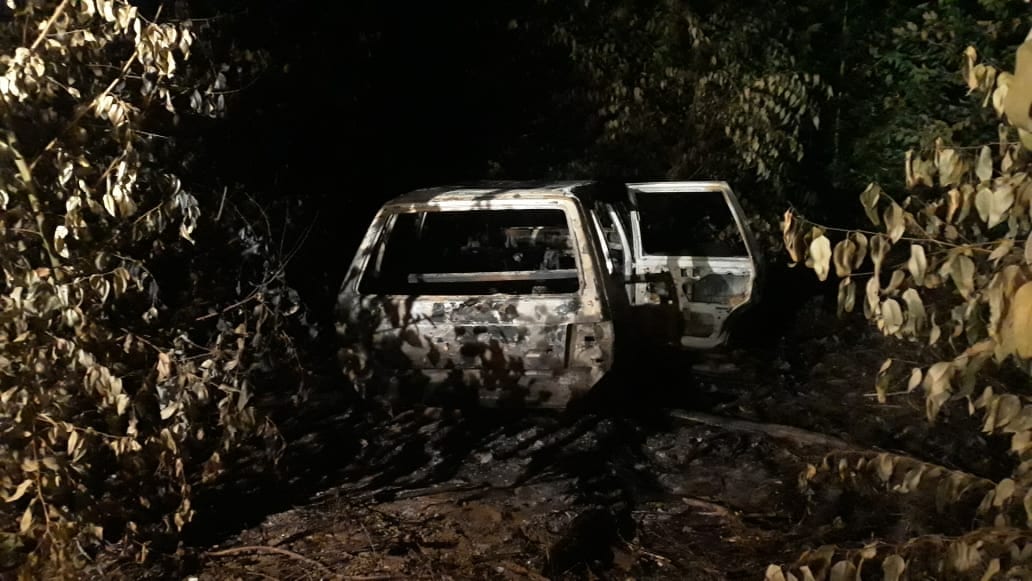Jovens desaparecidos são encontrados mortos em veículo queimado