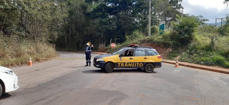 Estrada 105 é interditada para capina neste sábado (18)
