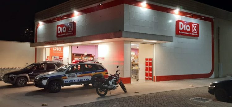 supermercado assaltado