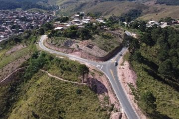 Ronaldo inaugura asfaltamento no Alto da Gaivota e destaca a importância da urbanização do Pedreira