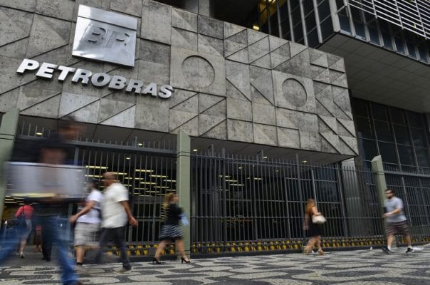 Petrobras: ajuste de preço é feito no curso normal e segue políticas comerciais