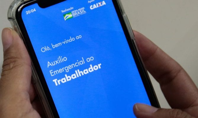 Votação do novo auxílio emergencial fica para semana que vem