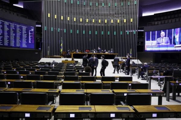 adiamento eleições PEC