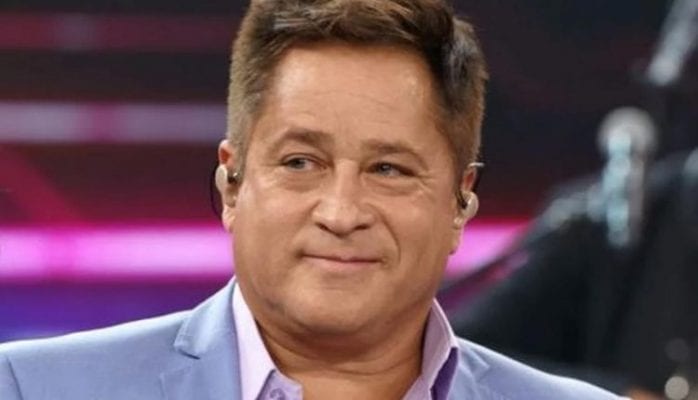 Leonardo esnoba Eduardo Costa e anuncia nova live sertaneja