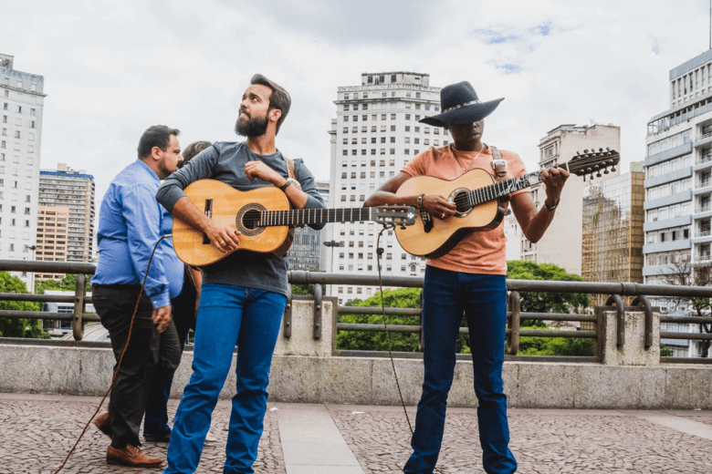 Lucas Reis e Thacio apresentam versão de “Só com Você” em novo lançamento de #SemFiltro
