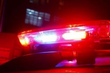 Idosa encontra feto abandonado dentro de sacola plástica em lote vago