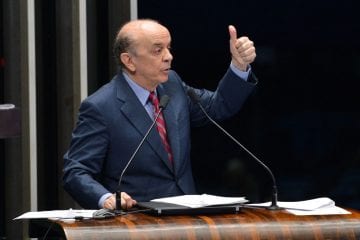 José Serra é denunciado por lavagem de dinheiro