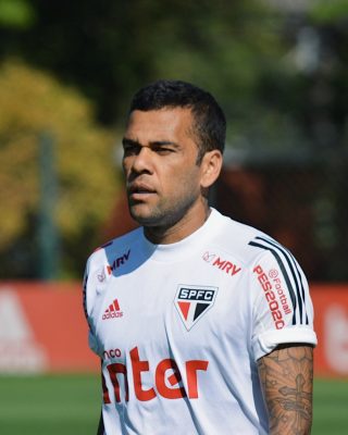 Laterais que viraram meias