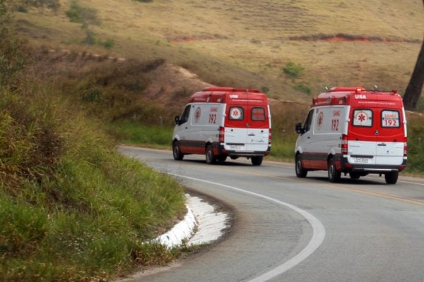 acidente-mobiliza-equipes-de-resgate-na-serra-do-macuco-na-br-262