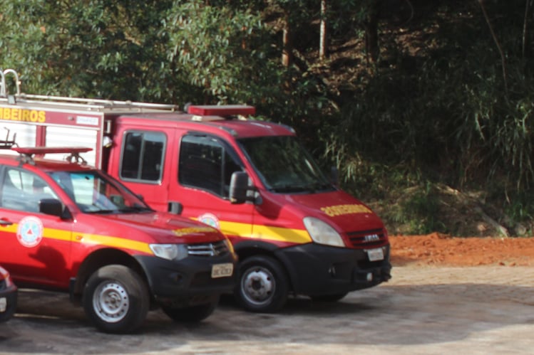 Quatro pessoas são resgatadas pelos bombeiros na Serra do Caraça