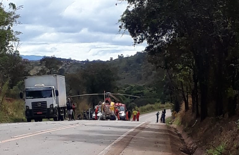 Ciclista é socorrido de helicóptero após ser atropelado na MG-436