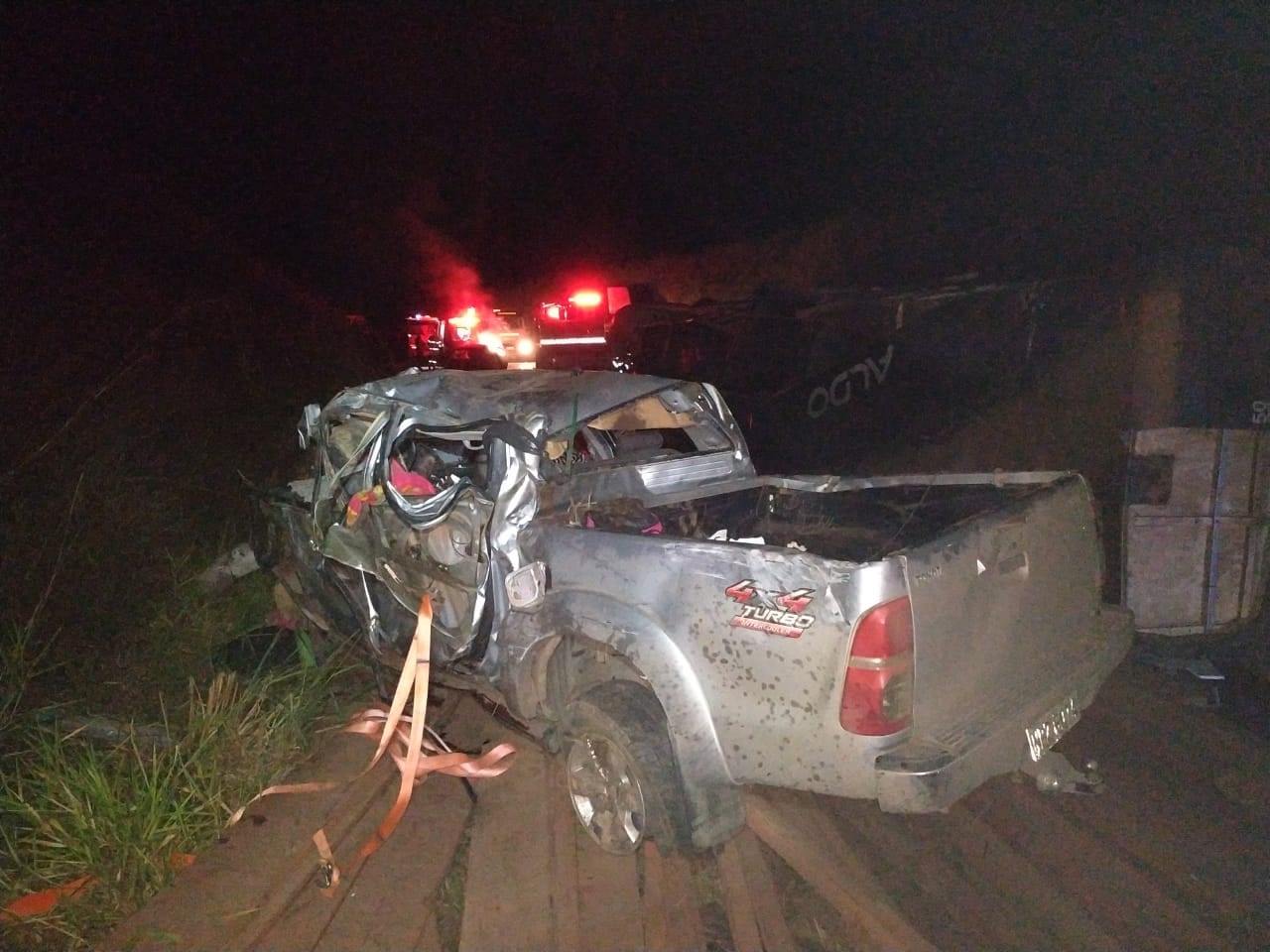 Sobe para oito o numero de mortes em acidente na BR-262