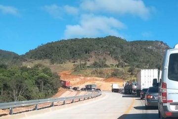 Vai pegar a estrada? Saiba como está o trânsito na BR-381 nesse sábado