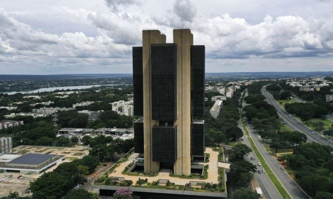 Câmara aprova texto-base da autonomia do Banco Central