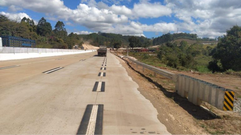 BR-381: mais 2,5 quilômetros de pista duplicada são liberados
