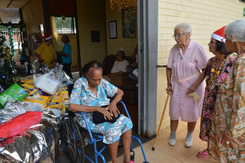Covid-19: mais de 330 abrigos de idosos já receberam doações