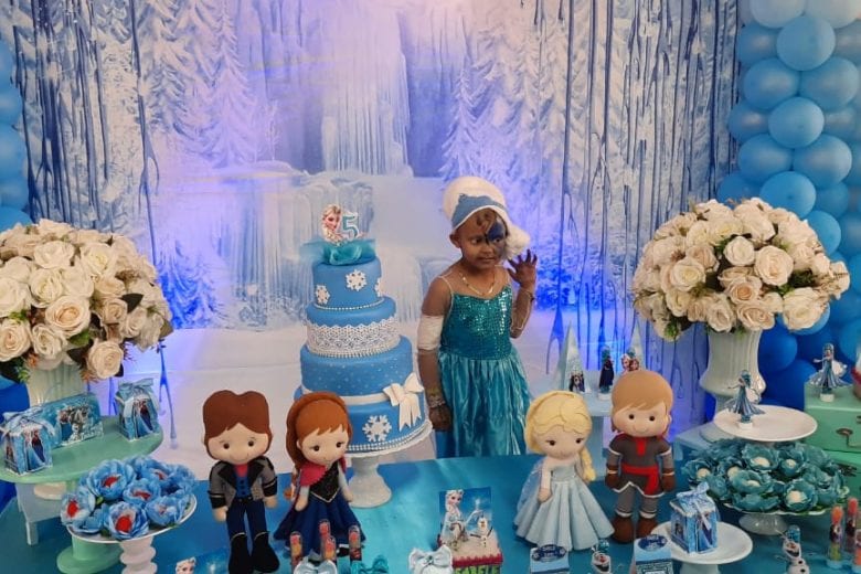 OncoViva realiza festa surpresa inspirada no filme Frozen para menina com câncer