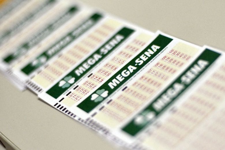 Mega-Sena pode pagar R$ 3 milhões neste sábado (28)