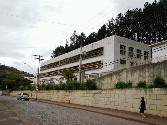 Hospital de Nova Era muda atendimento para suprir aumento dos casos de Covid-19