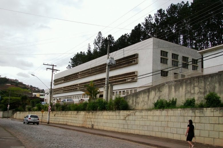 Hospital de Nova Era muda atendimento para suprir aumento dos casos de Covid-19