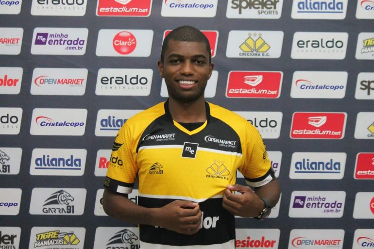 Santa-mariense Alessandro Vinícius é emprestado pelo Galo ao Criciúma