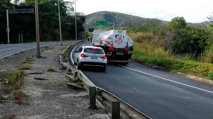 Sinalização errada em BR-381 e risco de acidente