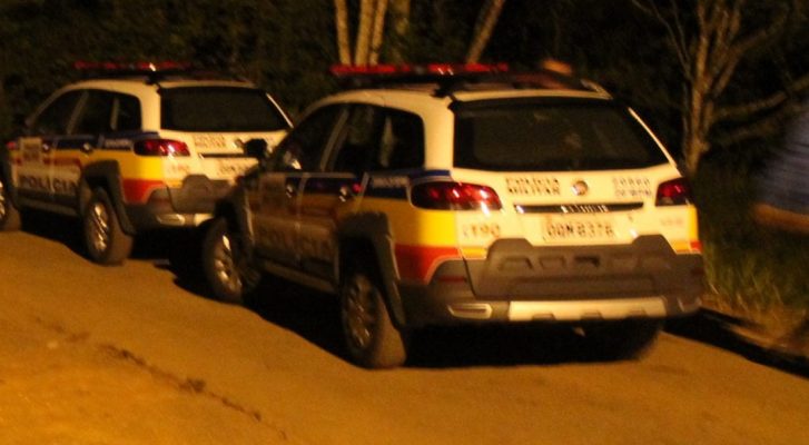 homem-e-baleado-durante-troca-de-tiros-entre-vizinhos-em-sao-goncalo