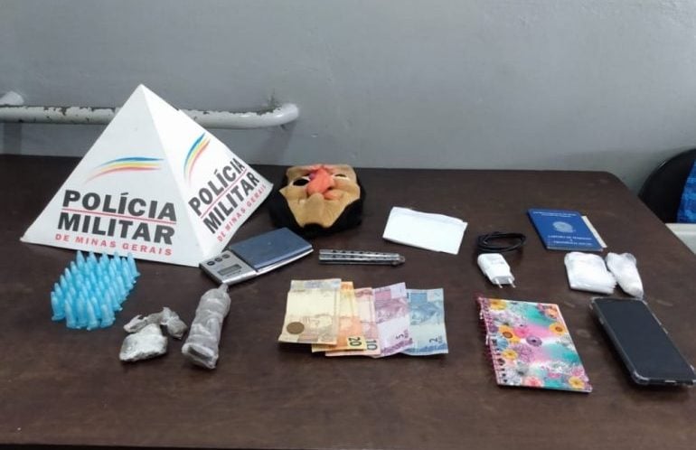 PM prende suspeitos de tráfico e uso de drogas em Santa Bárbara