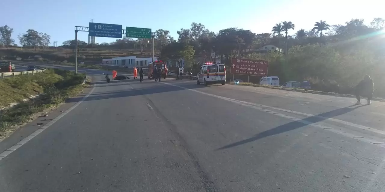 Motociclista morre ao ser atingido por roda na MG-424