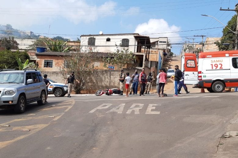 Acidente deixa motociclista ferido na avenida Deputado Jorge Ferraz