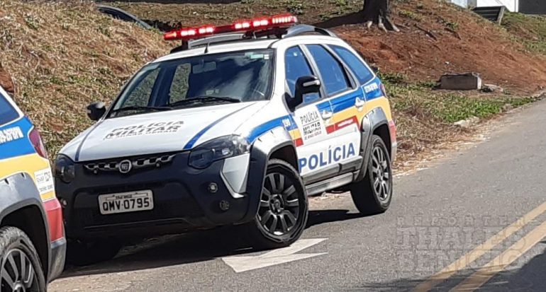 Caminhoneiro é assaltado e recebe coronhada na cabeça em João Monlevade