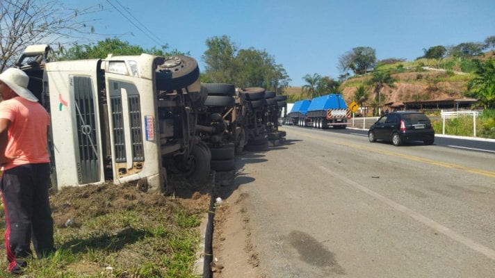 carreta-tomba-e-motorista-morre-na-br-381-em-nova-era