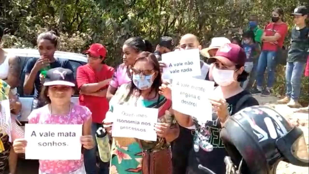 Atingidos por barragem de Barão invadem área evacuada e retornam às suas casas