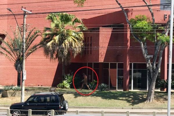 homem-pelado-e-preso-por-suspeita-de-tentar-roubar-um-carro-no-centro