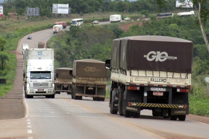 PRF restringe o tráfego de veículos de carga rodovias federais no feriado prolongado