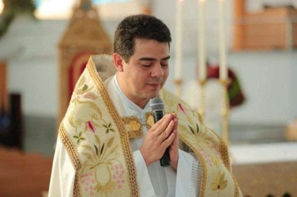 Justiça inocenta padre Robson de acusações de lavagem de dinheiro em Trindade