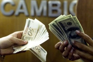 Dólar passa de R$ 5,50 e atinge maior valor desde novembro