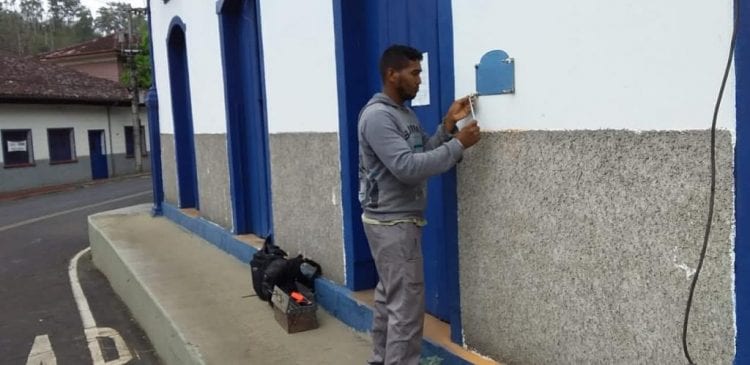 instalação de placas em casarões