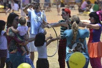 Dia das Crianças: geração conectada ainda gosta de brincar de bonecos